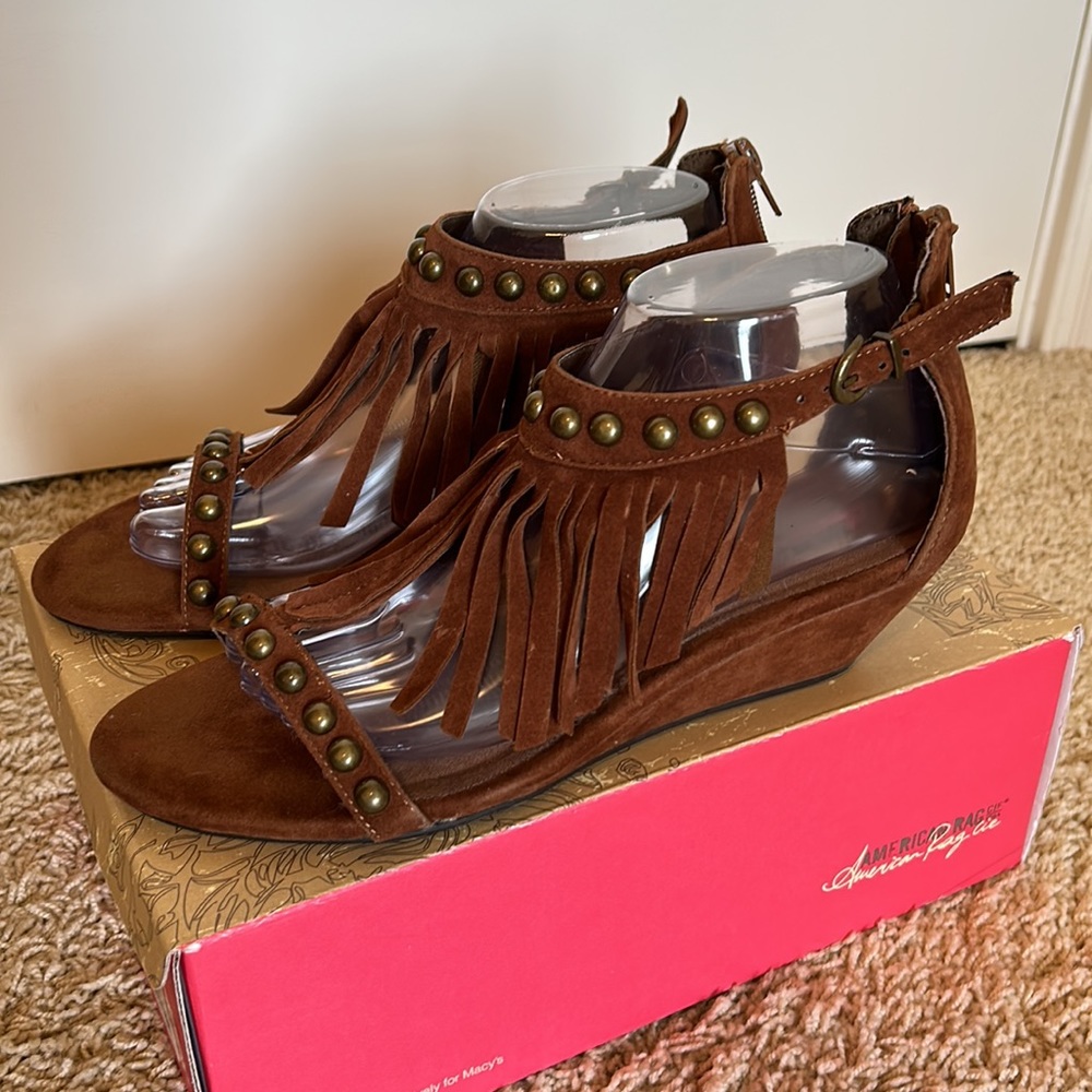 American Rag Acherie brown studded gladiator wedge sandal- EUC Sz 9 - Picture 2 of 5